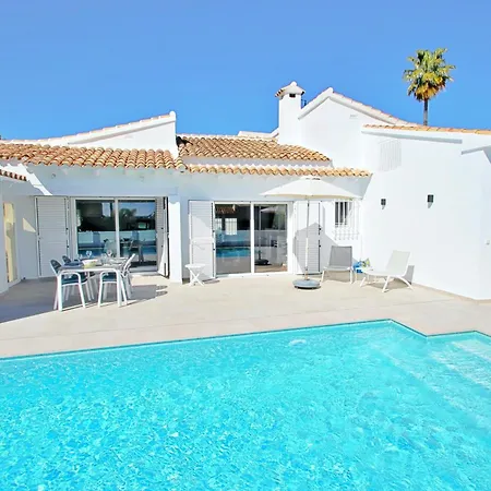 Villa Adora - Modern With Large Private Pool In *