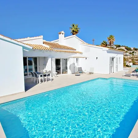 Villa Adora - Modern With Large Private Pool In *