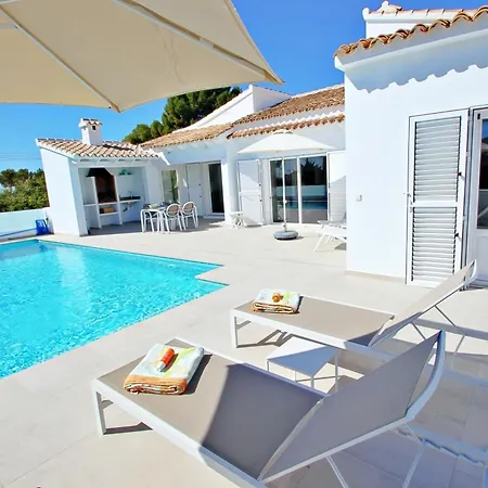 Adora - Modern With Large Private Pool In *