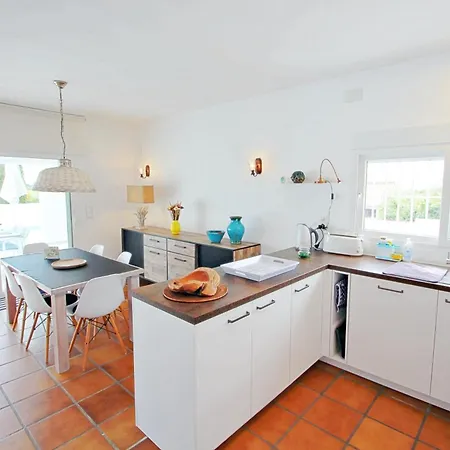 Adora - Modern With Large Private Pool In Villa